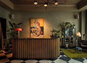 The Nickel Hotel,,4 star