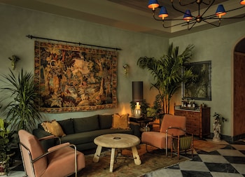 The Nickel Hotel,,4 star