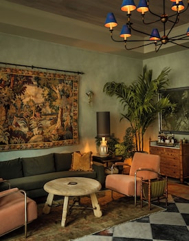 The Nickel Hotel,,4 star