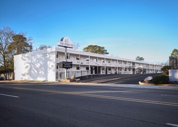 The Derby Inn And Suites,,2 star