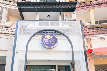 Phunaya Phuket Oldtown Hotel,,2 star