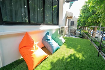 phunaya phuket oldtown hotel