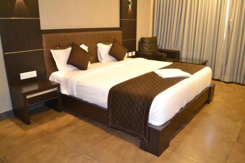 Hotel Free Birds,,3 star