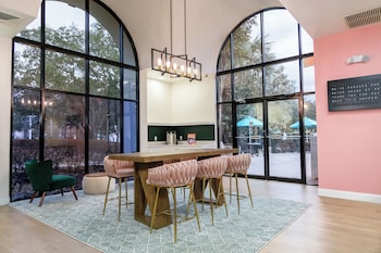 The Fold Hotels Orlando,8459 Palm Pkwy,2 star