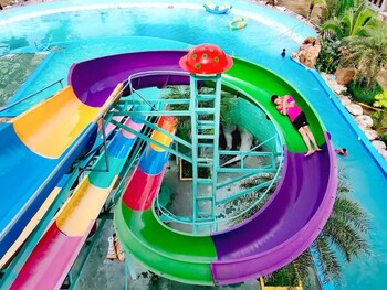 trang oasis waterpark hotel