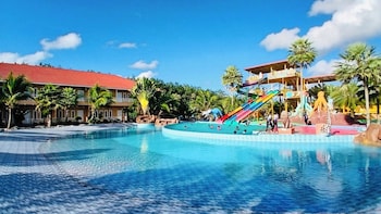 trang oasis waterpark hotel