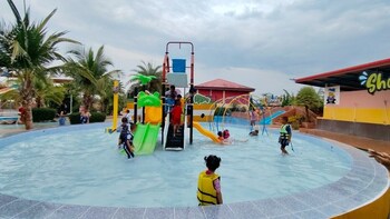 trang oasis waterpark hotel