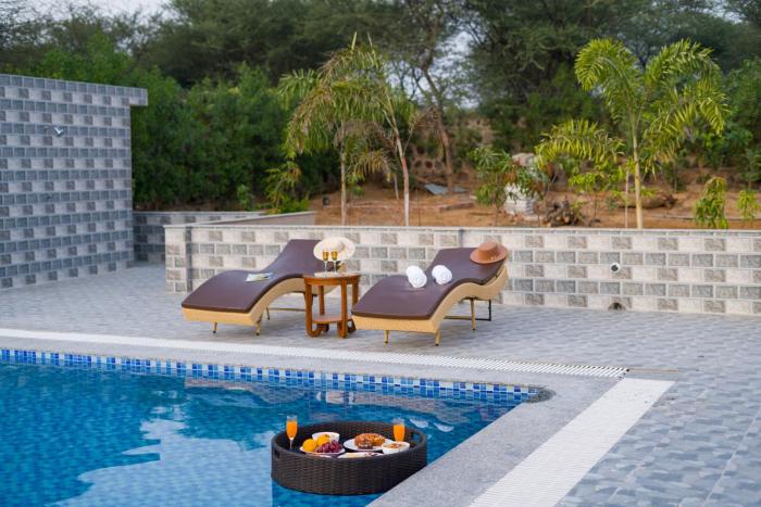 elivaas 5 bhk with pvt pool zenora