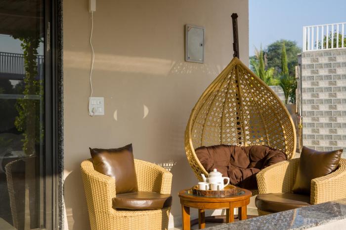elivaas 5 bhk with pvt pool zenora