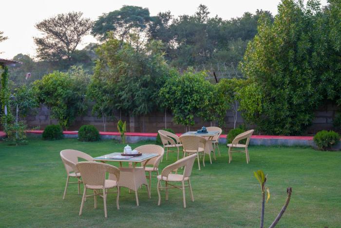 elivaas 5 bhk with pvt pool zenora