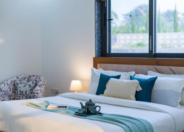 elivaas 5 bhk with pvt pool zenora