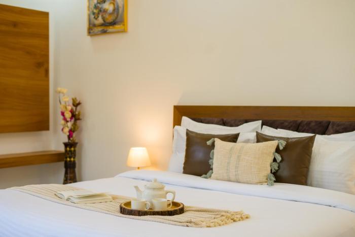 elivaas 5 bhk with pvt pool zenora