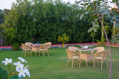 elivaas 5 bhk with pvt pool zenora