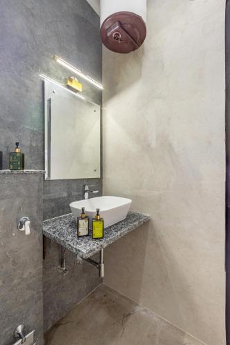 elivaas 5 bhk with pvt pool zenora