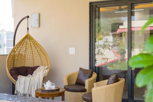 elivaas 5 bhk with pvt pool zenora