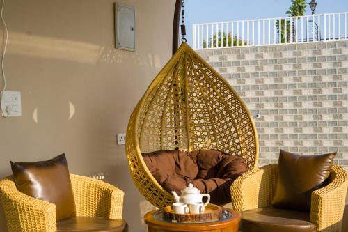 elivaas 5 bhk with pvt pool zenora