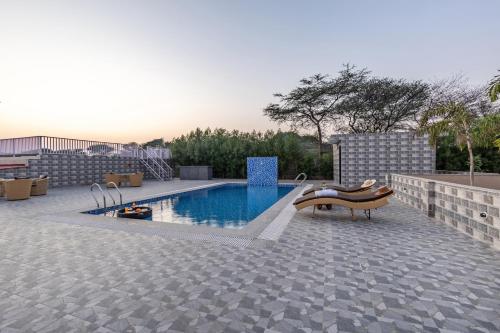 elivaas 5 bhk with pvt pool zenora