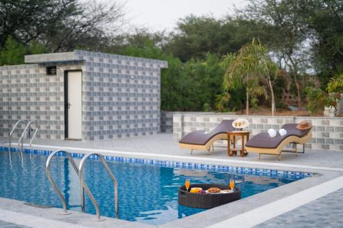 elivaas 5 bhk with pvt pool zenora