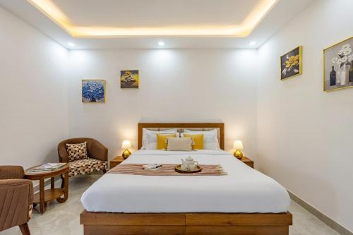 elivaas 5 bhk with pvt pool zenora