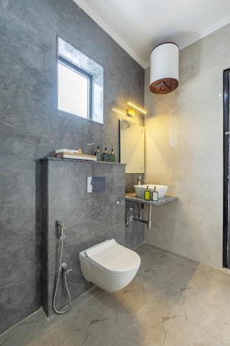 elivaas 5 bhk with pvt pool zenora