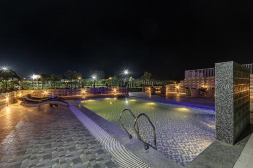 elivaas 5 bhk with pvt pool zenora