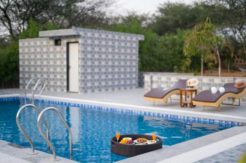 elivaas 5 bhk with pvt pool zenora