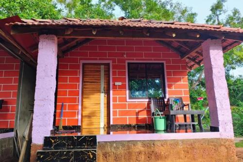 Parvati Gust House,,2 star