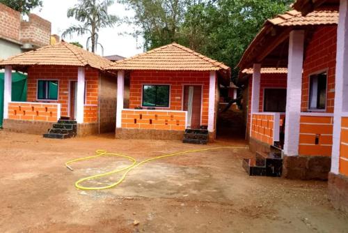 Parvati Gust House,,2 star