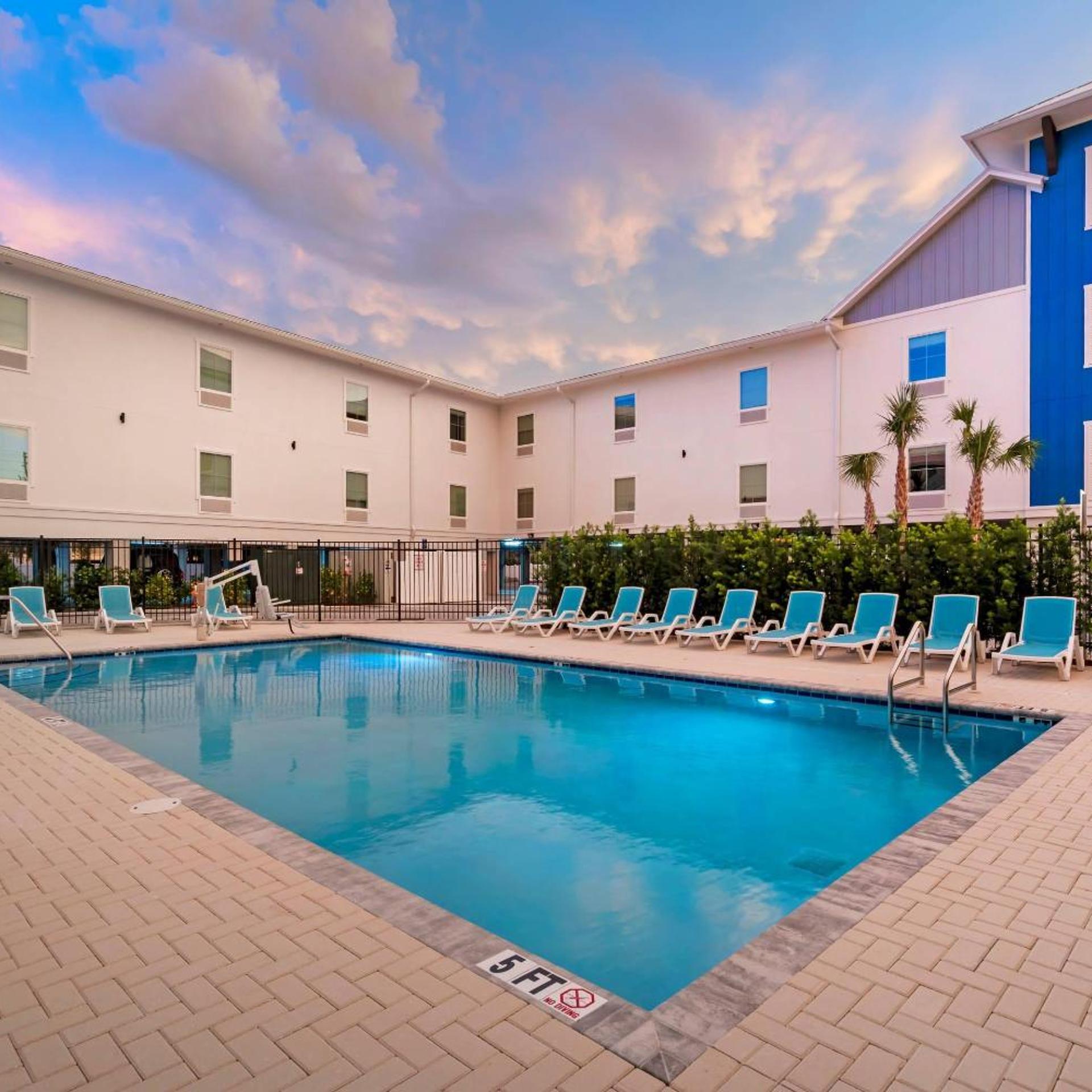 the j hotel dunedin clearwater an ascend collection hotel