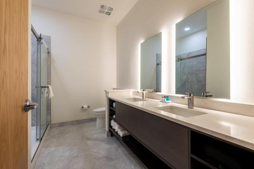 the j hotel dunedin clearwater an ascend collection hotel