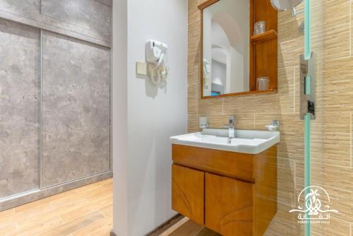 shalalat al ghaba chalets