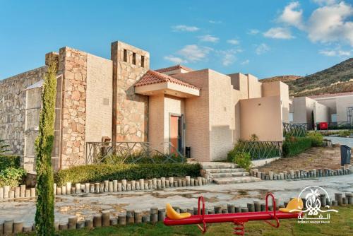 shalalat al ghaba chalets