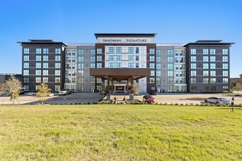 Sandman Signature Dallas Las Colinas Hotel & Suites,,4 star