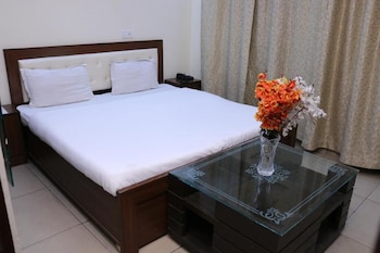 gaurav resorts and apartment