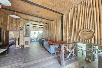 Mae Mae Home,,3 star