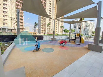 Bloomfields Modern Stu Azizi Riviera,,0 star