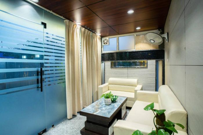 treebo royal grand sector 71