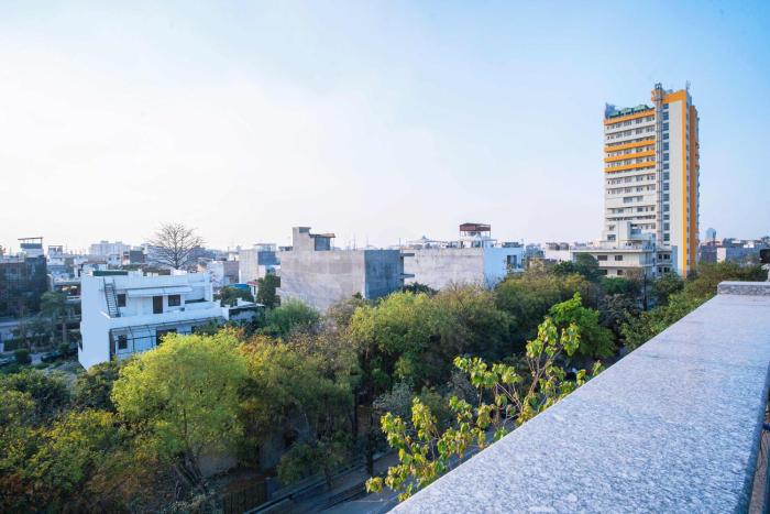 treebo royal grand sector 71