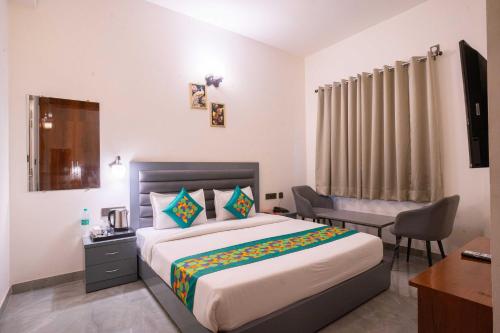 Treebo Royal Grand, Sector 71,,3 star