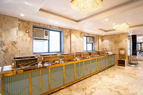 treebo royal grand sector 71