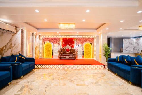 treebo royal grand sector 71