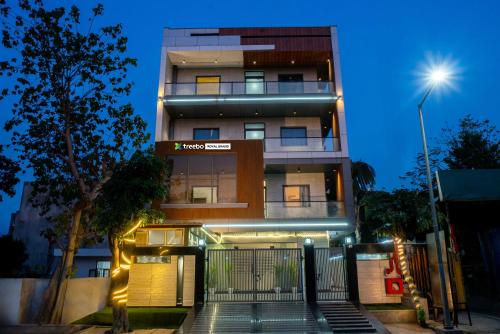 treebo royal grand sector 71