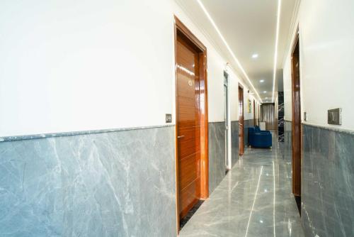 treebo royal grand sector 71