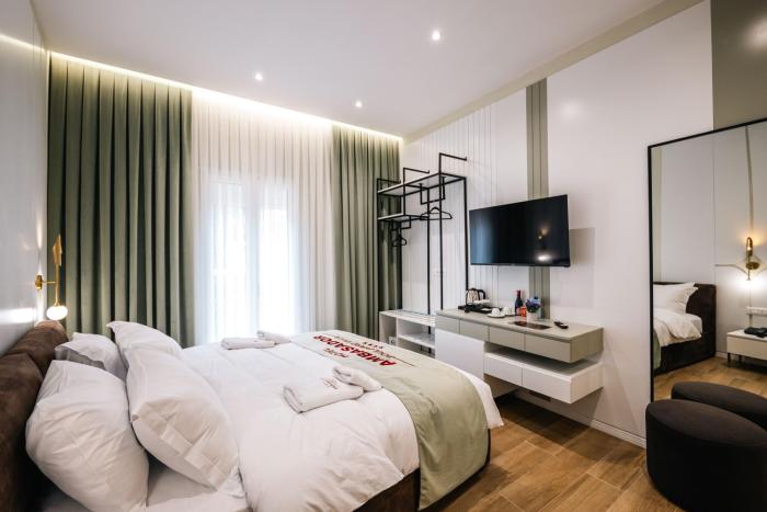 ambasador hotel