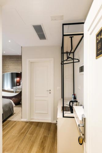 ambasador hotel