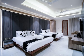 club house hotel ayodhya