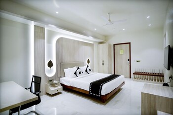 club house hotel ayodhya