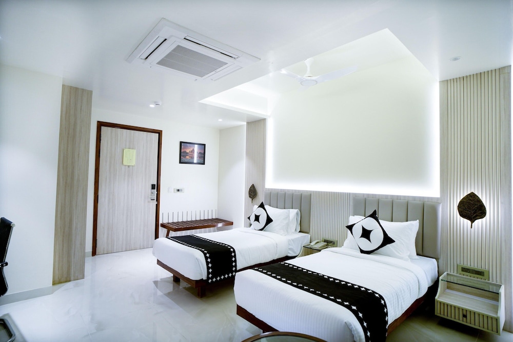 club house hotel ayodhya