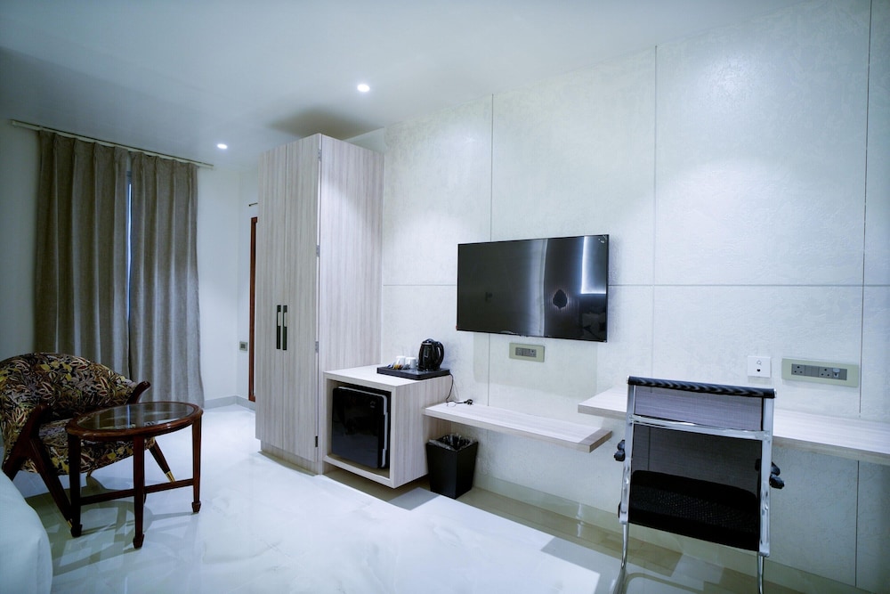 club house hotel ayodhya