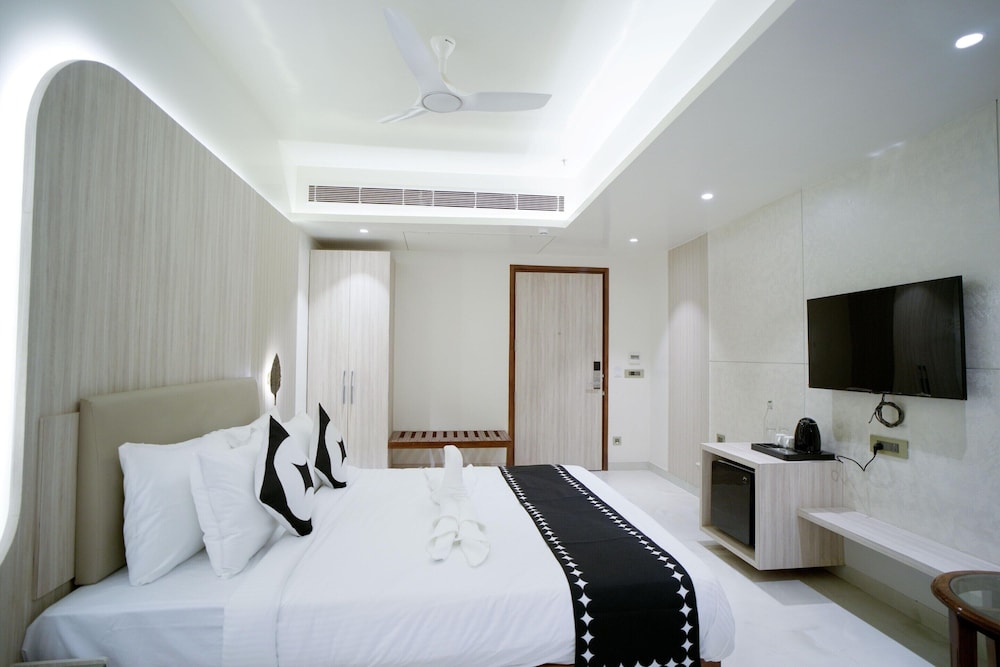 club house hotel ayodhya